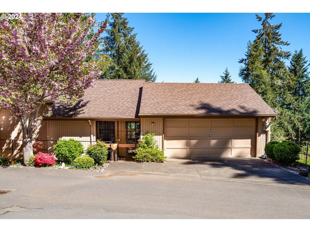 543 Montara Way Eugene OR 97405