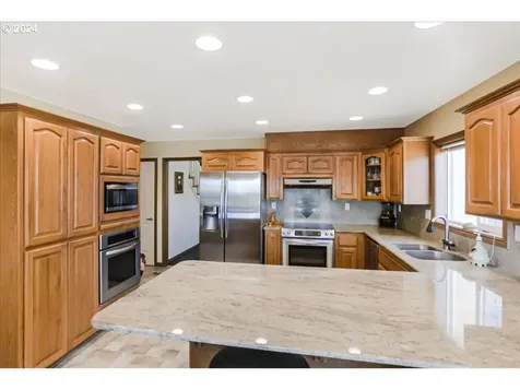 20598 S Upper Highland Road Beavercreek OR 97004