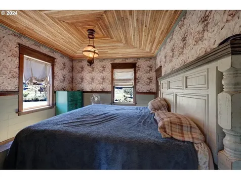 41127 Hillcrest Loop Astoria OR 97103