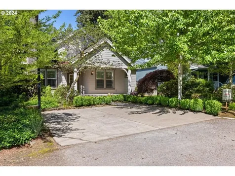 838 8th Street Lake Oswego OR 97034