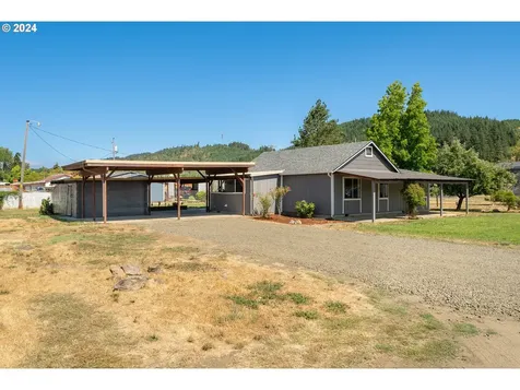 141 Goodman Avenue Oakland OR 97462
