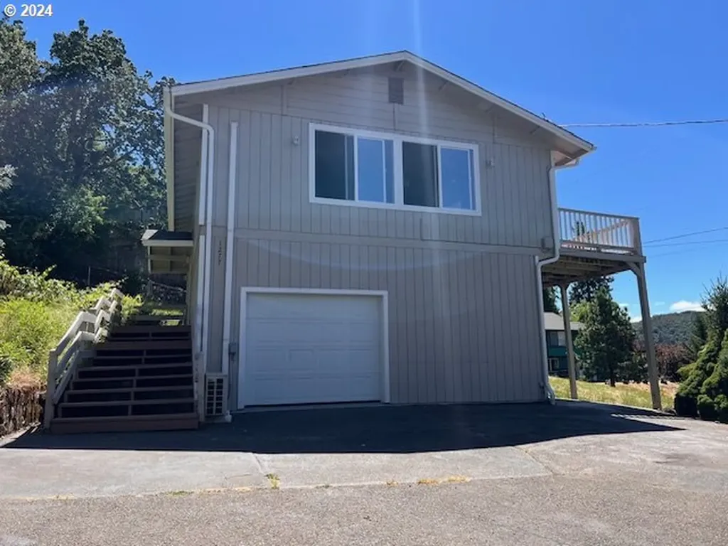 1277 SE Washington Avenue Roseburg OR 97470