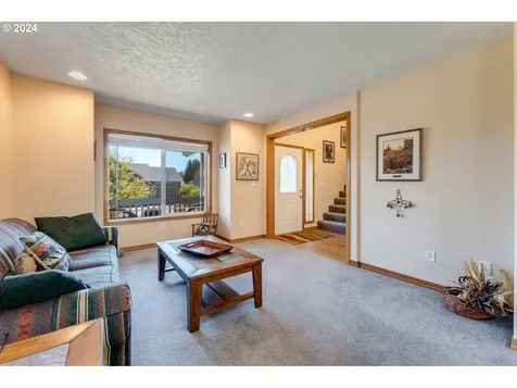 481 Nw Hillcrest Street Mcminnville OR 97128