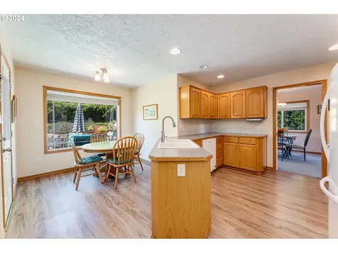 481 Nw Hillcrest Street Mcminnville OR 97128