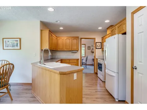481 Nw Hillcrest Street Mcminnville OR 97128