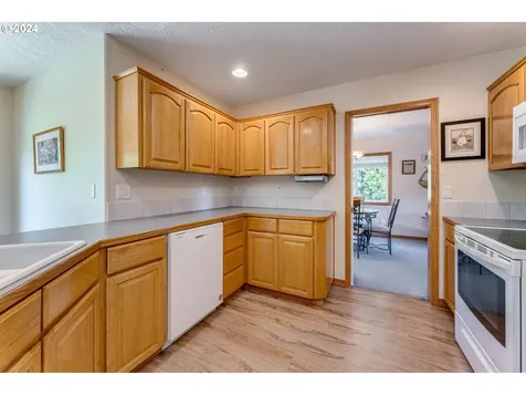 481 Nw Hillcrest Street Mcminnville OR 97128