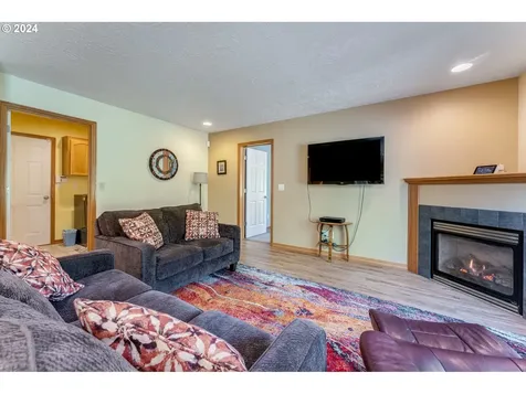 481 Nw Hillcrest Street Mcminnville OR 97128