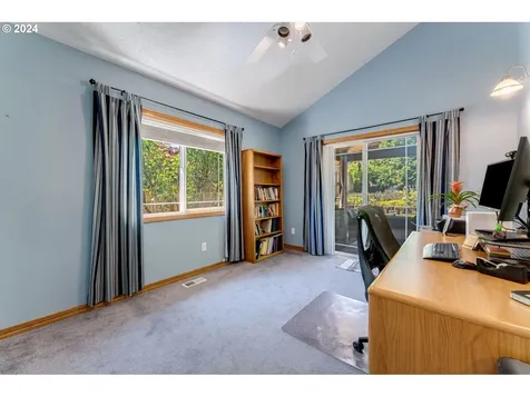 481 Nw Hillcrest Street Mcminnville OR 97128
