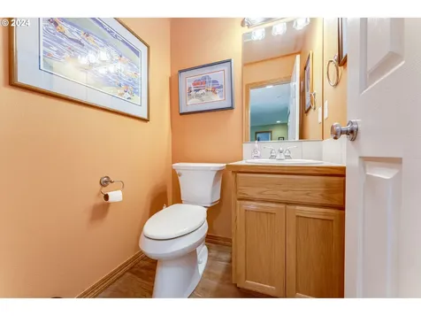 481 Nw Hillcrest Street Mcminnville OR 97128