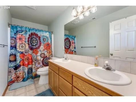 481 Nw Hillcrest Street Mcminnville OR 97128