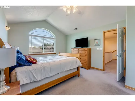 481 Nw Hillcrest Street Mcminnville OR 97128