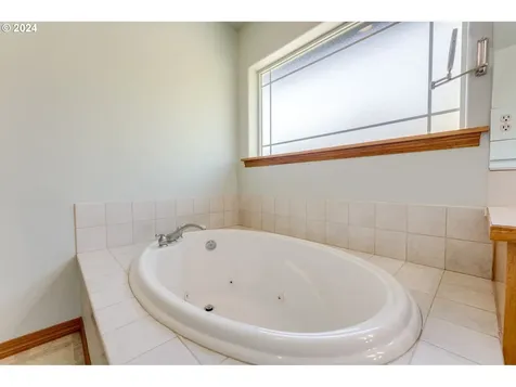 481 Nw Hillcrest Street Mcminnville OR 97128