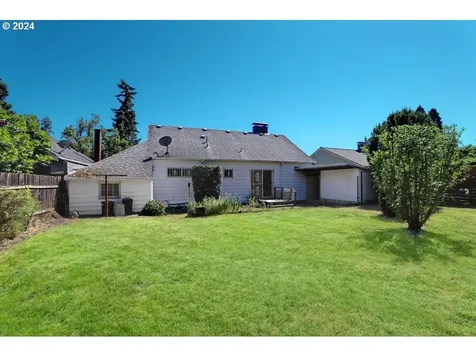 3233 Se Caruthers Street Portland OR 97214