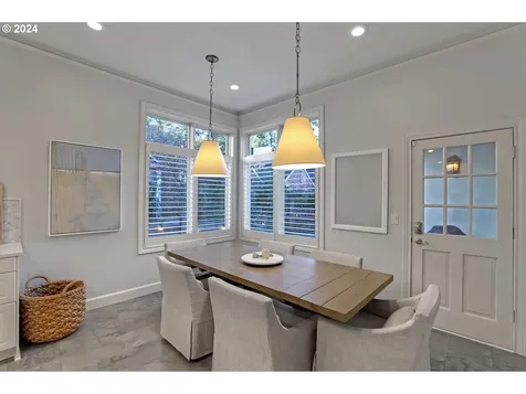 6439 SW Raleighwood Court Portland OR 97221