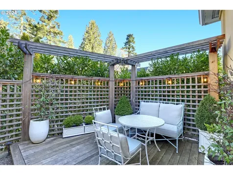 6439 SW Raleighwood Court Portland OR 97221