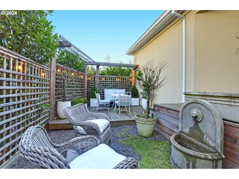6439 SW Raleighwood Court Portland OR 97221