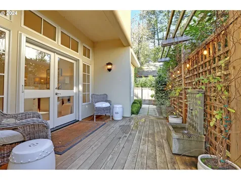 6439 SW Raleighwood Court Portland OR 97221