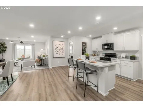 825 Smith Drive Woodburn OR 97071