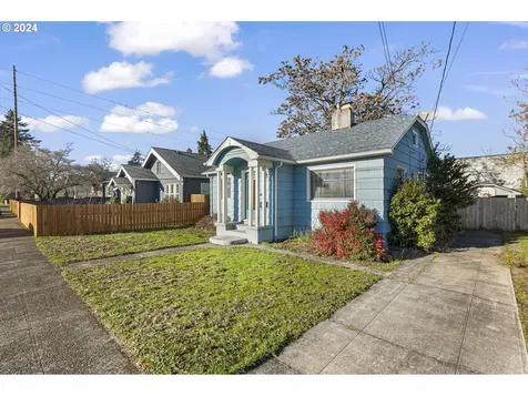 8017 SE Ellis Street Portland OR 97206