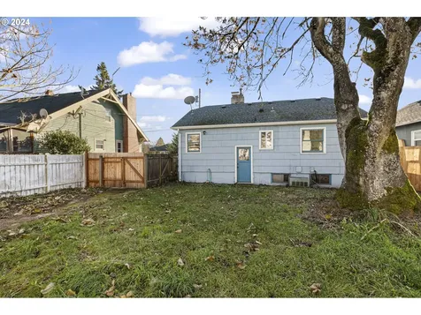8017 SE Ellis Street Portland OR 97206