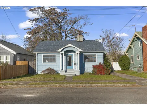 8017 SE Ellis Street Portland OR 97206