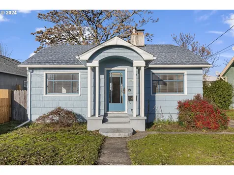 8017 SE Ellis Street Portland OR 97206