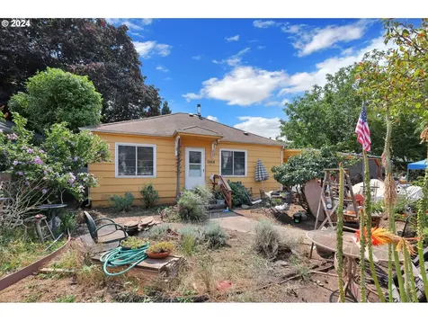 2468 Wood Avenue Eugene OR 97402
