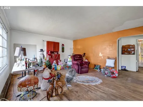 2468 Wood Avenue Eugene OR 97402