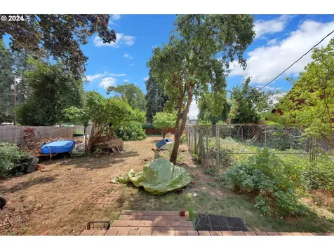 2468 Wood Avenue Eugene OR 97402