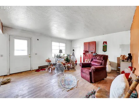 2468 Wood Avenue Eugene OR 97402