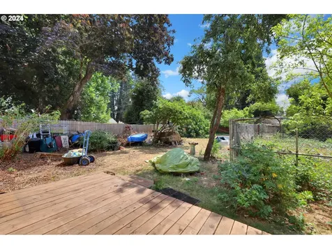 2468 Wood Avenue Eugene OR 97402