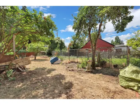 2468 Wood Avenue Eugene OR 97402