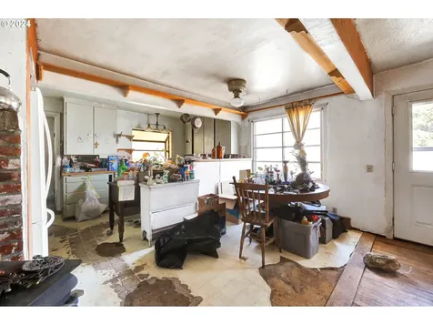 2468 Wood Avenue Eugene OR 97402