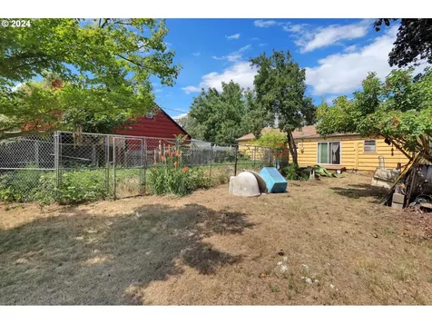 2468 Wood Avenue Eugene OR 97402