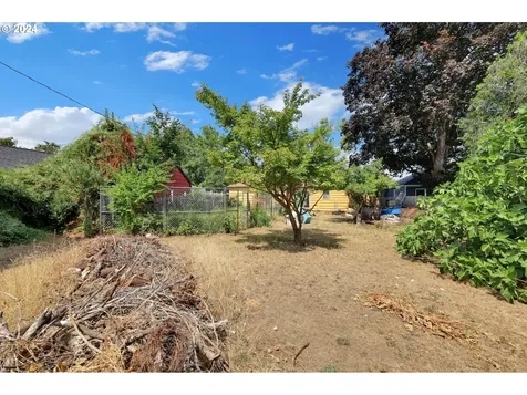 2468 Wood Avenue Eugene OR 97402