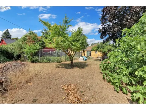 2468 Wood Avenue Eugene OR 97402