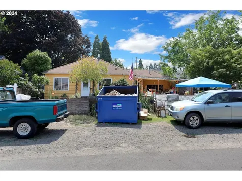 2468 Wood Avenue Eugene OR 97402