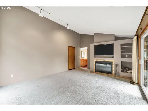 705 NW 87th Terrace Portland OR 97229