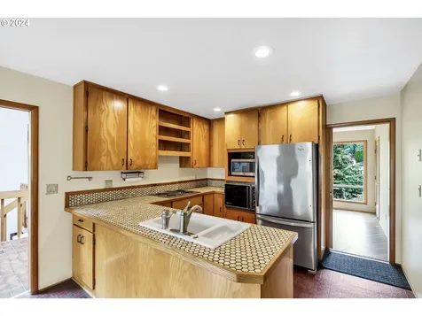 705 NW 87th Terrace Portland OR 97229