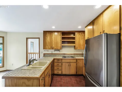 705 NW 87th Terrace Portland OR 97229