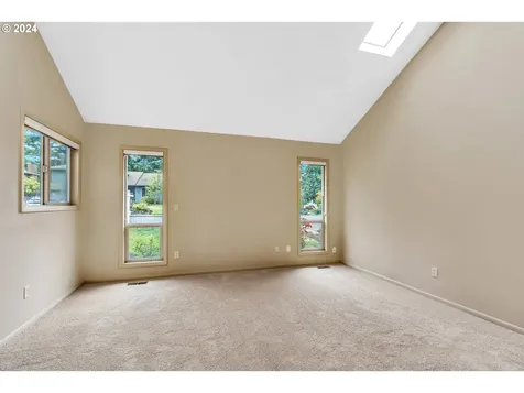 705 NW 87th Terrace Portland OR 97229