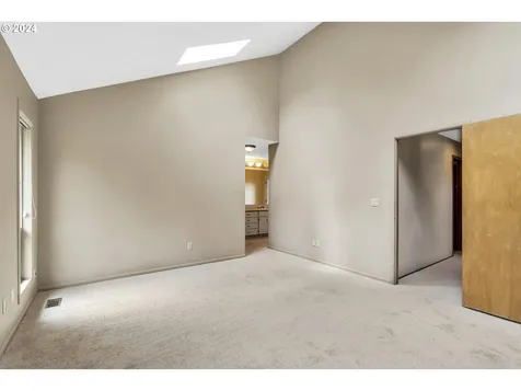 705 NW 87th Terrace Portland OR 97229