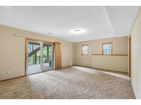 705 NW 87th Terrace Portland OR 97229