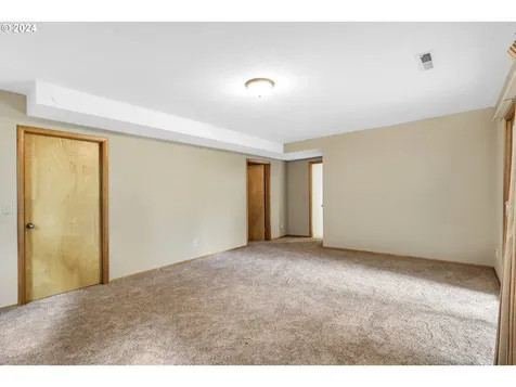705 NW 87th Terrace Portland OR 97229