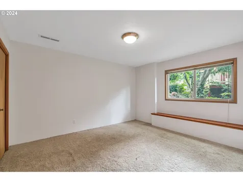 705 NW 87th Terrace Portland OR 97229