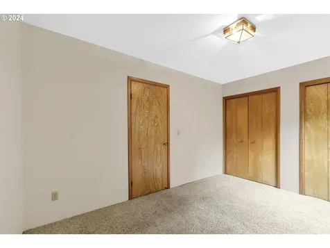 705 NW 87th Terrace Portland OR 97229