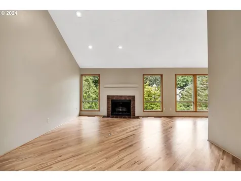 705 NW 87th Terrace Portland OR 97229