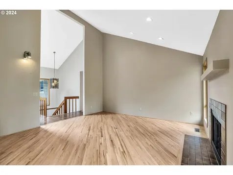 705 NW 87th Terrace Portland OR 97229