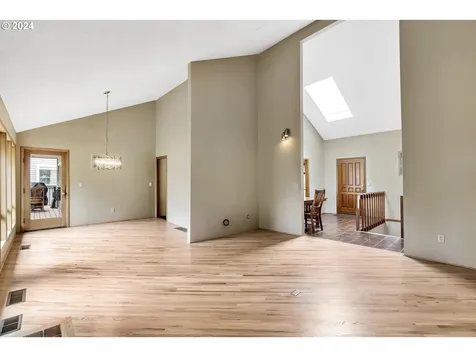 705 NW 87th Terrace Portland OR 97229