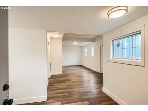 738 Browning Avenue S Salem OR 97302
